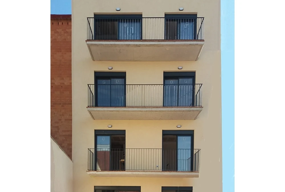 Edificio de cuatro viviendas dúplex en Viladecans (Barcelona)
